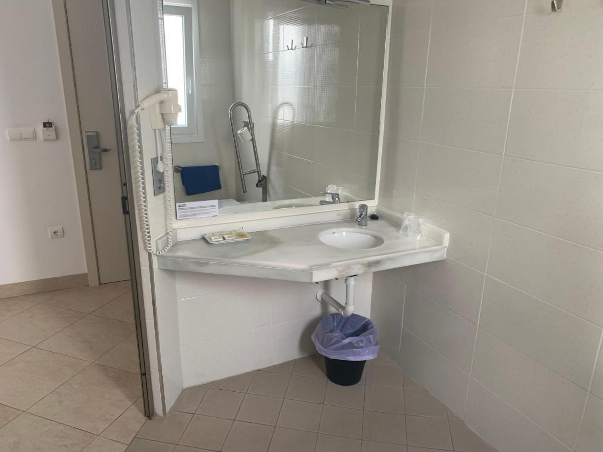 Hostal Tarifa -Recepcion Abierta Las 24H- Kültér fotó