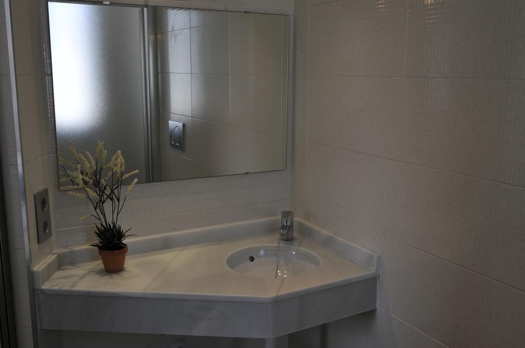 Hostal Tarifa -Recepcion Abierta Las 24H- Szoba fotó
